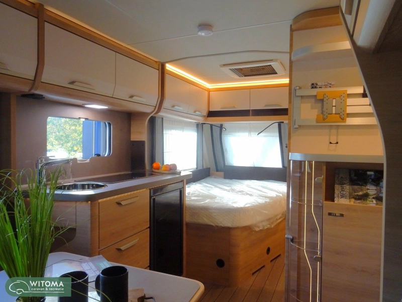 Knaus Sudwind Black Selection 450 FU Witoma 50 jaar aanbieding  foto: 3