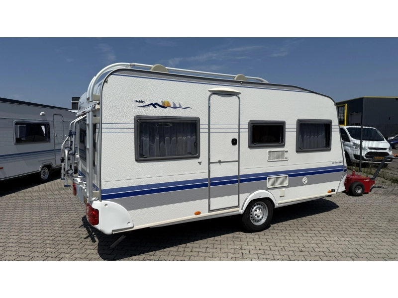 Hobby De luxe Easy 450 UF cama transversal asiento redondo inodoro foto: 11