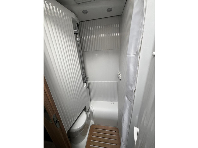 Carado T 338 Teilintegriert | Tempomat | Markise | R&uuml;ckfahrkamera | Dusche | Toilette | 4 Schlafpl&auml;tze | TV mit aut. Sat Foto: 22