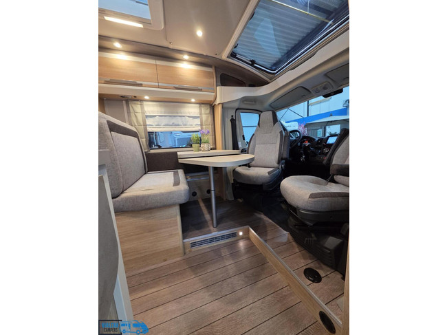 Knaus Sky Ti 650 MEG * Sistema de nivelaci&oacute;n * Excelente estado *2019 foto: 2