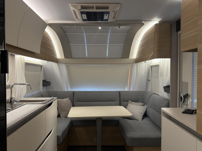 Adria Adora 522 UP Als Nieuw met Airco Mover voortent foto: 7