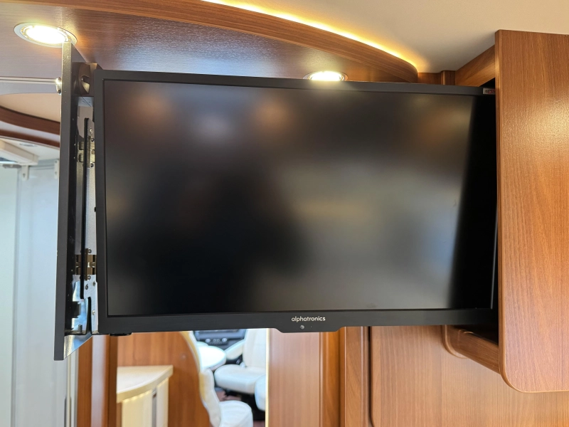 Carthago Chic C-Line I 4.9 LE Mercedes- Camas longitudinales foto: 18