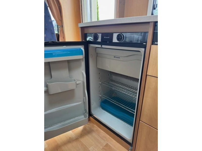Dethleffs Advantage A 5881 5 persoons stapelbed  foto: 16