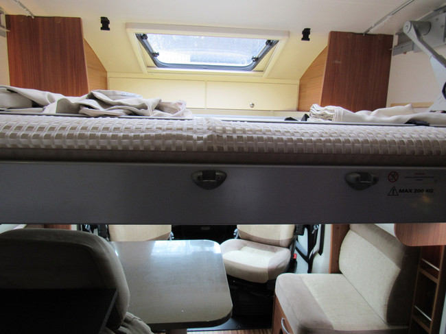 Adria MATRIX M 670 SC Cama Queen & Cama Abatible 5 cinturones a&ntilde;o 2012 foto: 17