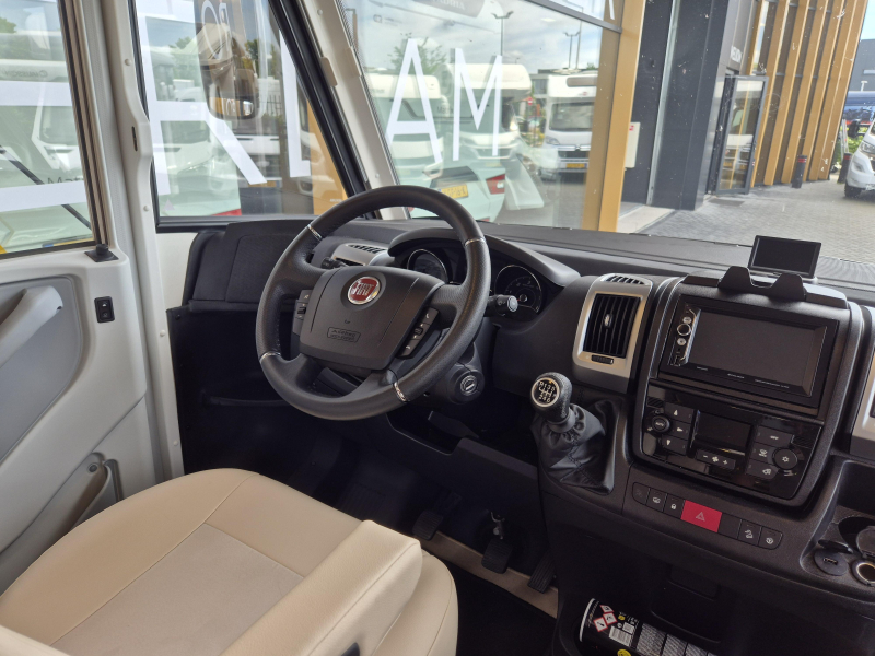 LMC Sportline I 605 Explorer  foto: 8
