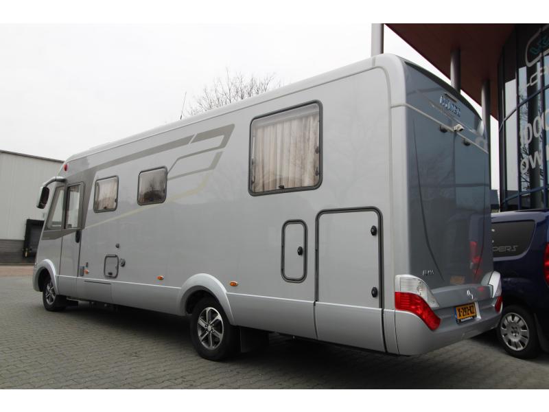 Hymer BML-I Queen bed + fold-down bed photo: 2