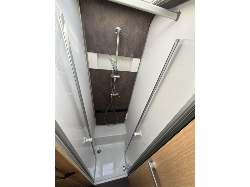 Adria Matrix Plus 670 SL Familiecamper Automaat  foto: 21