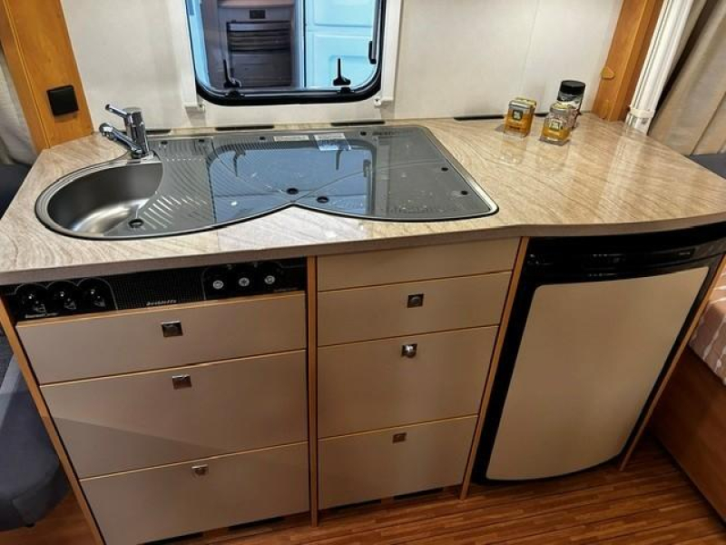 Dethleffs Camper 470 FR mover, bike rack photo: 4