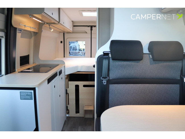 LMC Innovan 640 Pure 140cv Autom&aacute;tico | Toldo Thule | Camas individuales | Sensores de aparcamiento | Llantas de aleaci&oacute;n | Mucho espacio de almacenamiento | LED foto: 10
