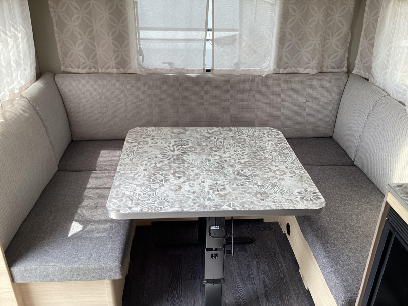 Weinsberg CaraCito 450 FU E-Power/ Klimaanlage Foto: 2