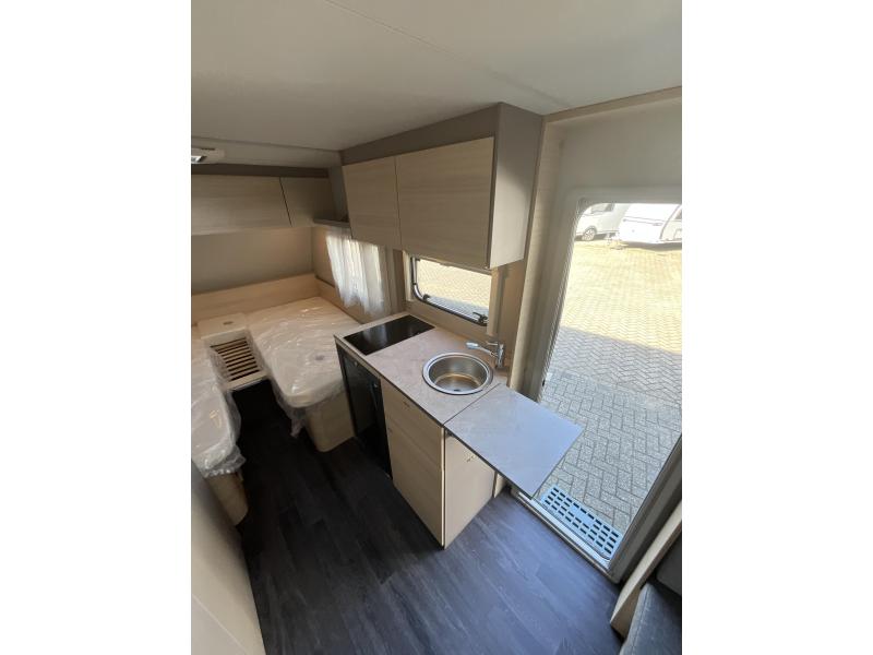 Weinsberg CaraCito 470 EU ENKELE BEDDEN-AIRCO  foto: 6