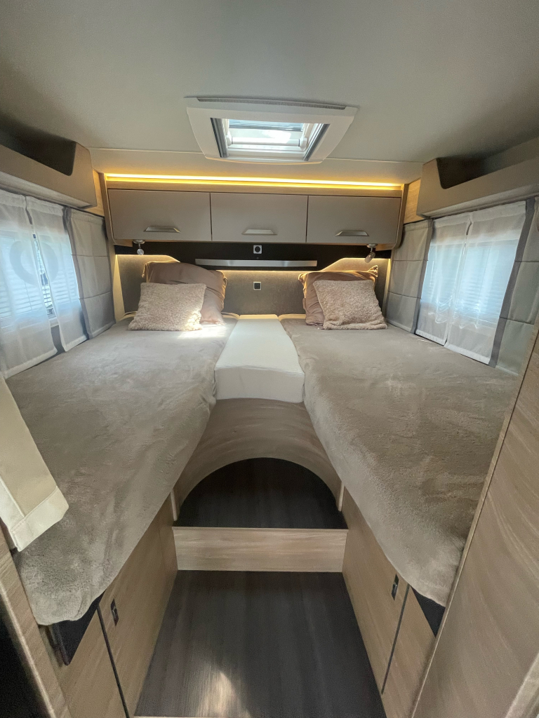 Knaus PLATINUM 650 MEG ENKELE BEDDEN AUTOMAAT foto: 3
