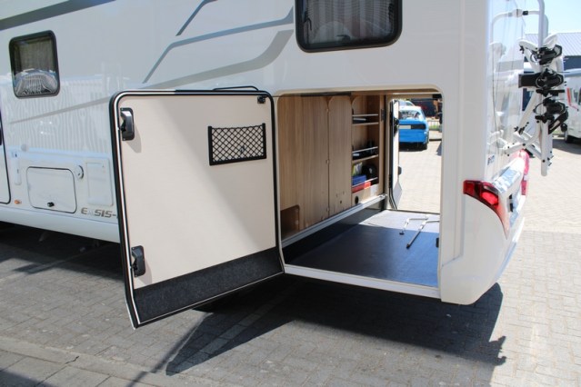 Compacta Hymer Exsis i 474 Fiat 160 cv estrecha ligera camas individuales y abatible (55 foto: 14