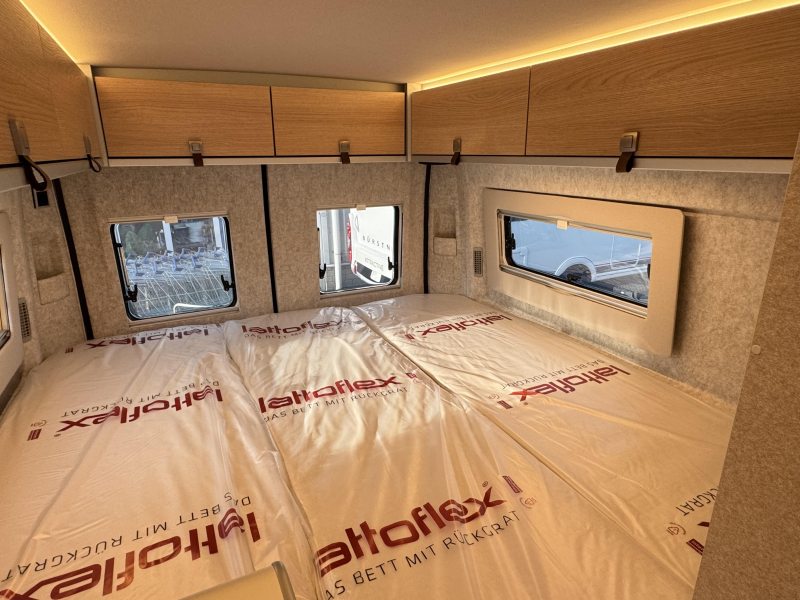 Hymer Yellowstone 640 -- Automaat - 4pers --  foto: 12