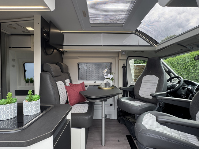 Adria Twin Supreme 640 SGX 140 PS AUTOMATIK 9-Gang Euro6 Fiat Ducato 8 Maxi **L&auml;ngsbetten h&ouml;henverstellbar/4 Sitzpl&auml;tze/Dachklima Foto: 1