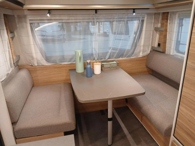Dethleffs Nomad 460 EL foto: 4