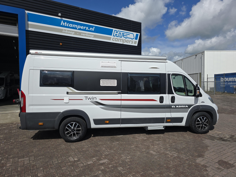 Adria Twin 640 SLX 2016 top staat  foto: 1