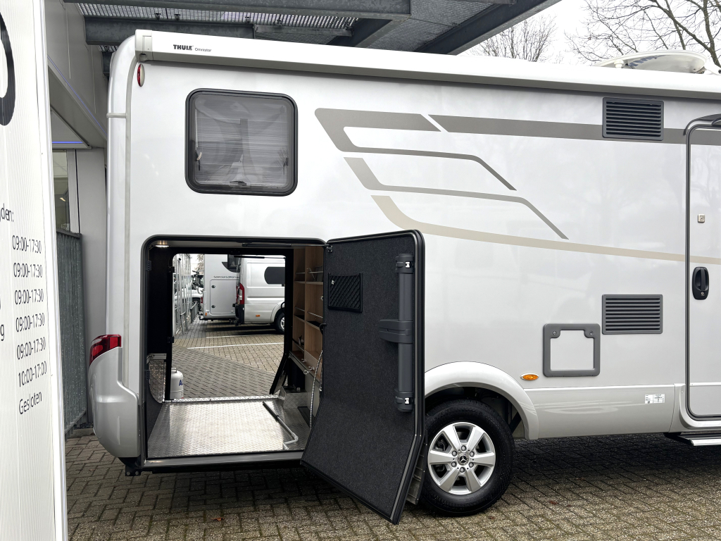 Hymer BMC 680 SilverLine MERCEDES 9T AUTOMAAT ENKELE BEDDEN foto: 22