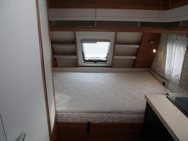 Hobby De Luxe 440 SF Incl. mover en fietsenrek  foto: 10