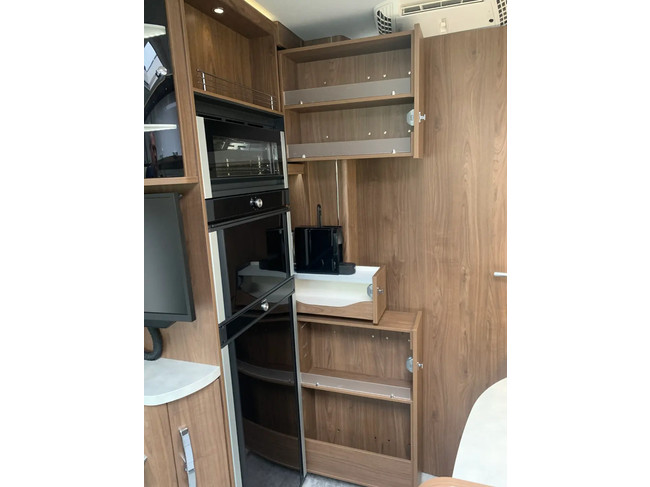 Frankia F-Line Titan 840 QD Fiat 160 PK automaat foto: 1