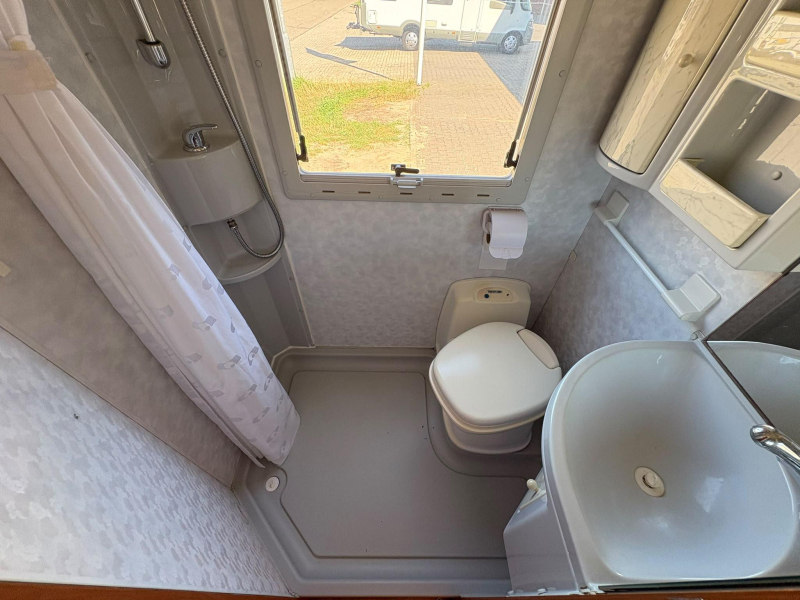 Adria Coral 660 DP Airco,XLGarage,Fixed bed photo: 18