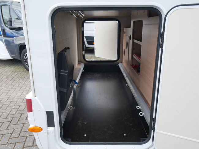 CAPRON Orangecamp T700, Distribuci&oacute;n espaciosa, Cama transversal, Garaje XL foto: 20