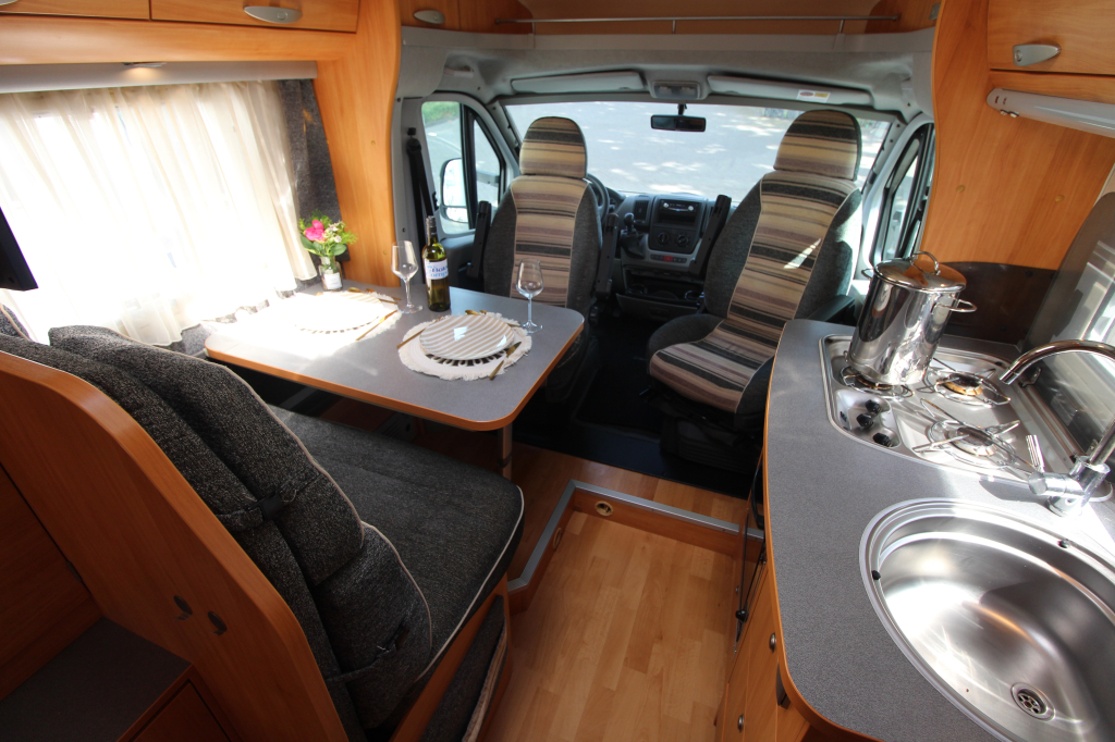 Adria Coral S 640 SP photo: 4