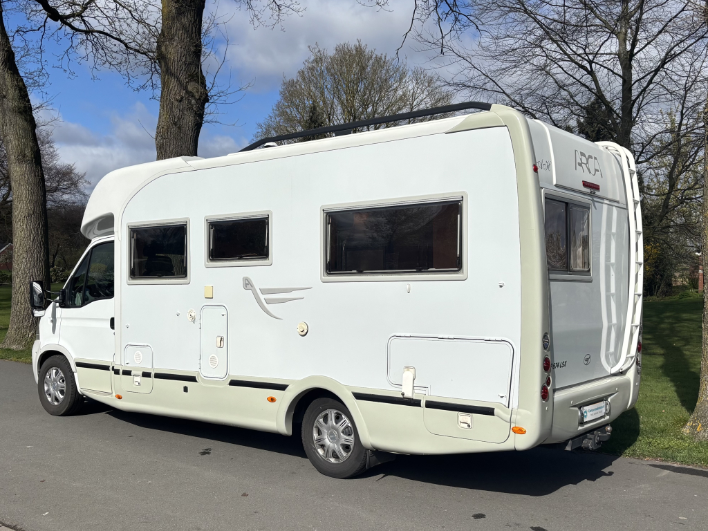 ARCA 3.0L (chain) Very spacious Complete and well maintained P 674 LSX photo: 1