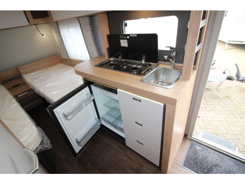 Knaus Sport 460 EU Camas individuales y techo de GFK! foto: 13