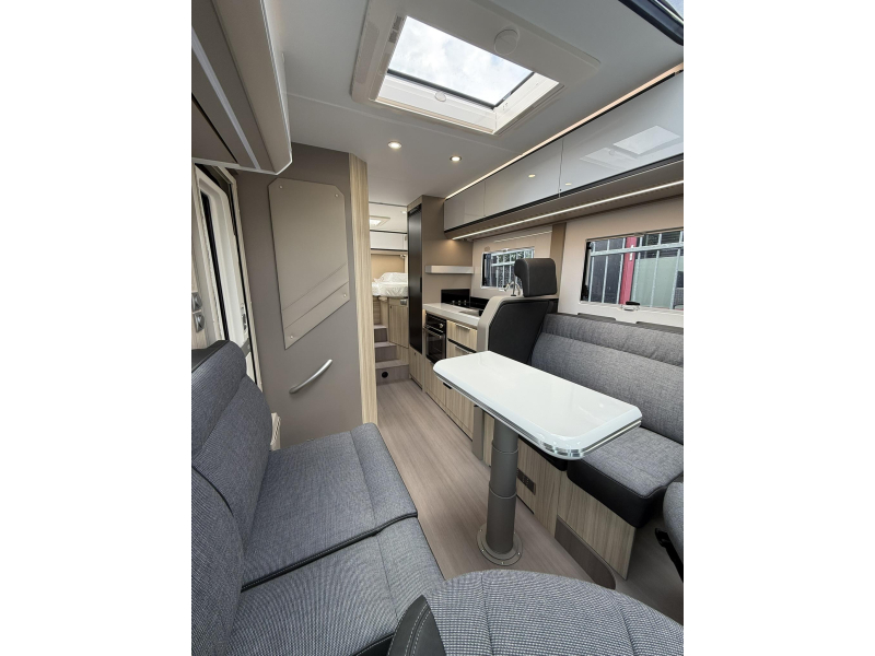 Adria Compact Supreme DL Face-to-face - Autom&aacute;tico foto: 14