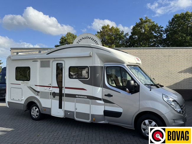 Adria Matrix Supreme M 657SF 150 cv Euro5 Renault Master **Excelente estado/4 asientos/6 plazas para dormir/Amplio sal&oacute;n/Alde/Panel solar foto: 0