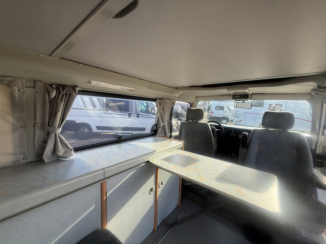 Westfalia California COACH Volkswagen Transporter I D 50 KW einzigartiger Zustand!!! Buscamper Servolenkung Webasto Standheizung 4 Schlafpl&auml;tze Anh&auml;ngerkupplung Fahrradtr&auml;ger Aufstelldach Foto: 17