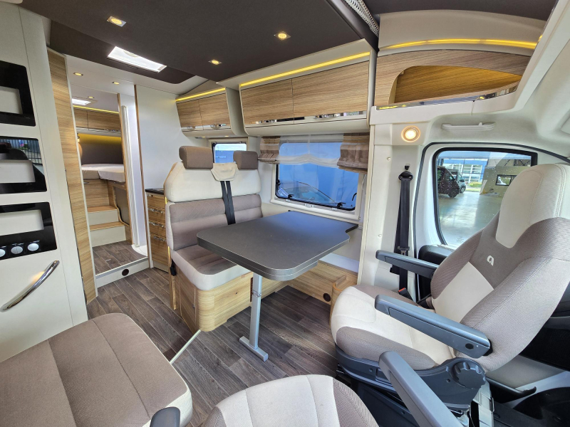 Adria Matrix 670 SL Lengte Bedden Hefbed 5per  foto: 12