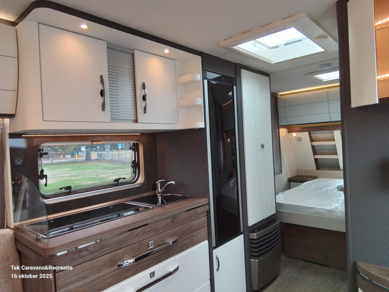 Hobby Excellent Edition 540 UFF con cama queen foto: 5