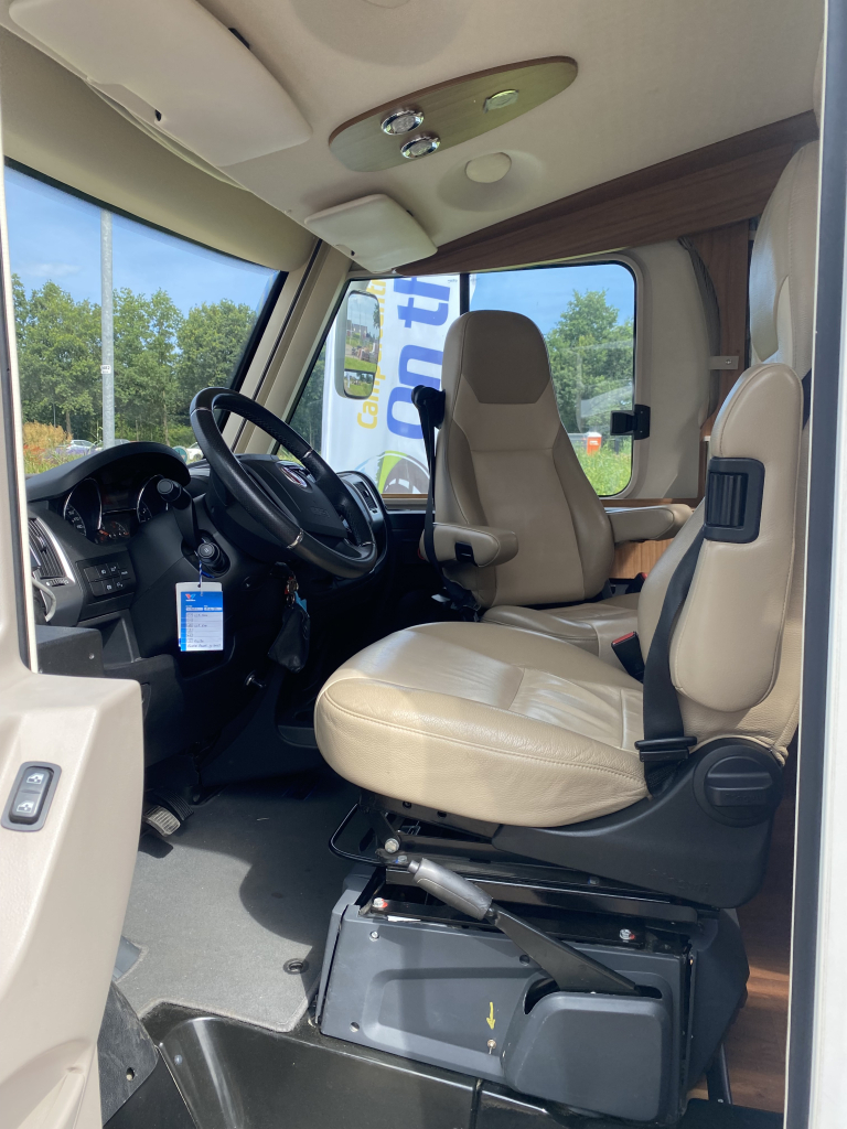 Hymer B 678 PL AUTOM&Aacute;TICO 3 litros di&eacute;sel con 177 CV, camas longitudinales y cama abatible A&ntilde;o 2016. Centrum On the Road en Noorderringweg 4 en Marum. foto: 13