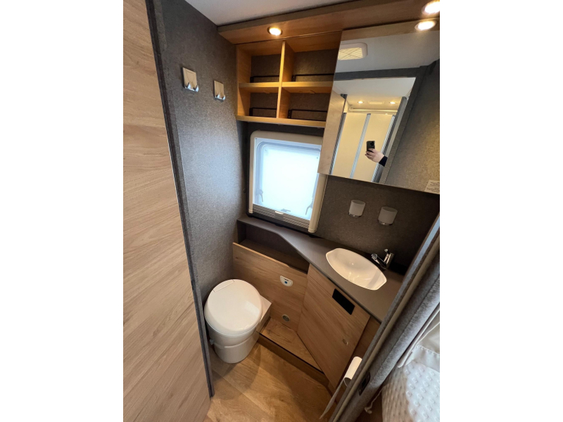 Dethleffs Just Go T 7055 EB Air conditioning, Lift bed, Bicycle rack photo: 14