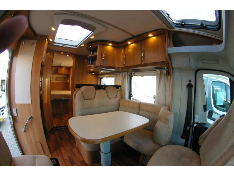 Hymer Bianco Line 698 CL Queensbed.  foto: 12