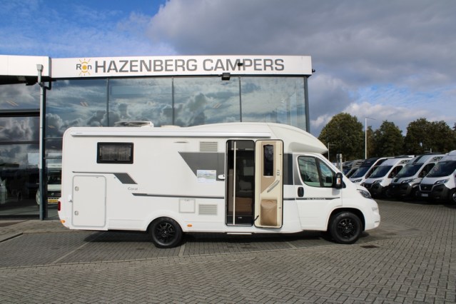 Adria Coral S 670 SC met elektrisch in hoogte verstelbaar Queensbed slechts 40801 km (65  foto: 12