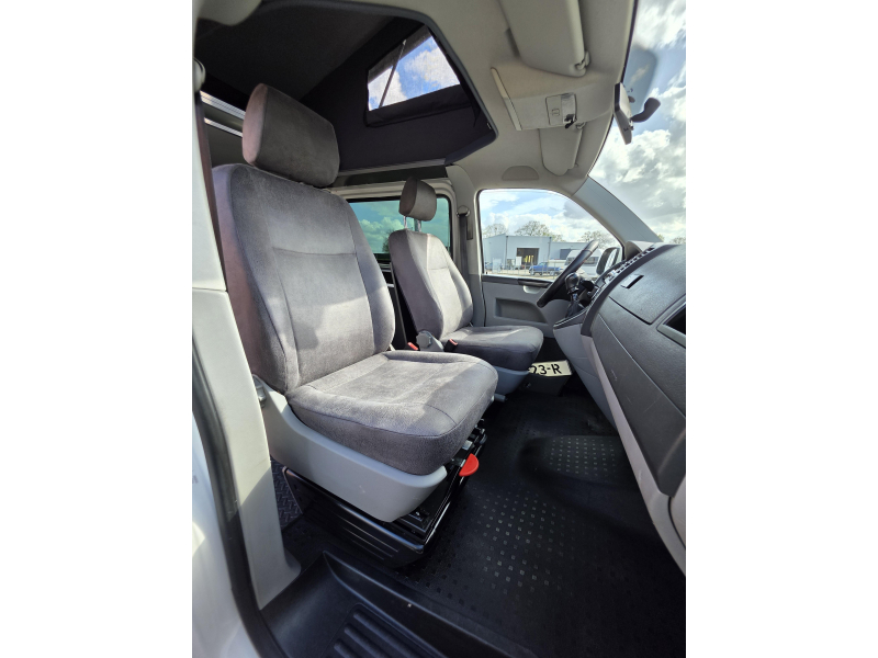 Volkswagen T5 2 TDI 4 persoons hefdak 2014  foto: 18