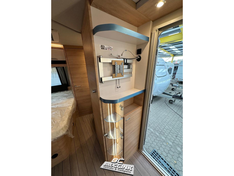 Knaus Sudwind Black Selection 450 FU LIT FRAN&Ccedil;AIS 1700 KG photo : 3