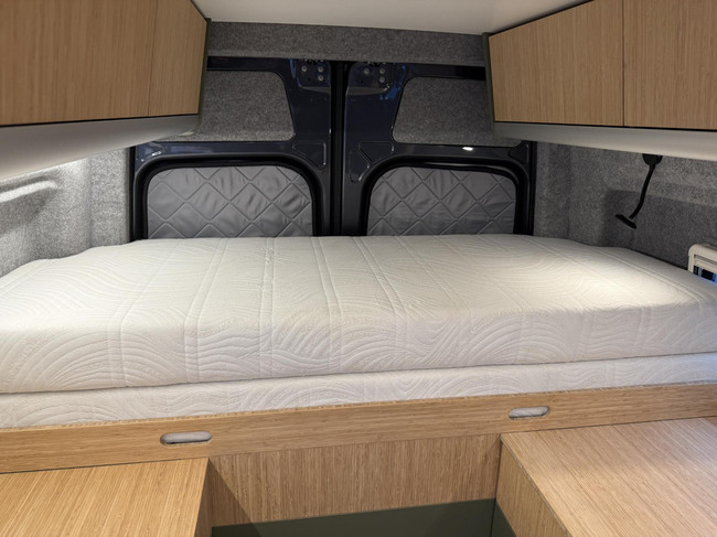 Leaf 4 Sprinter met Hefdak foto: 17