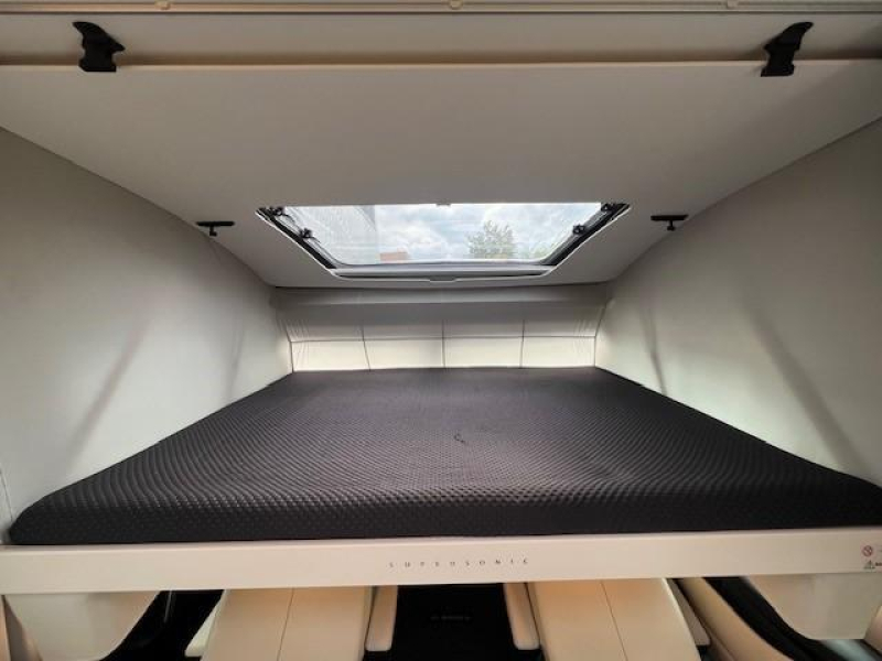 Adria Supersonic 780 DC Low KM-stand complete photo: 9