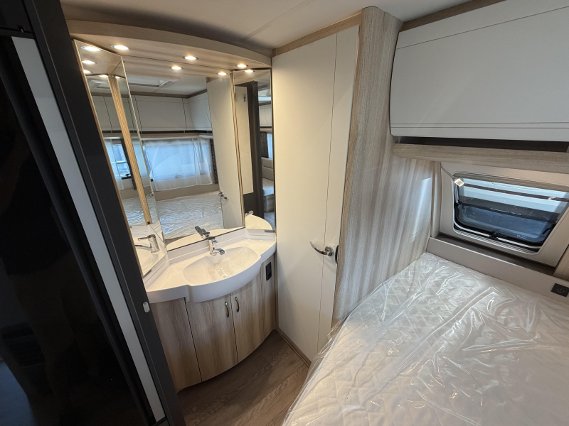 Hobby De Luxe 460 UFE New | Action model 2026 photo: 11