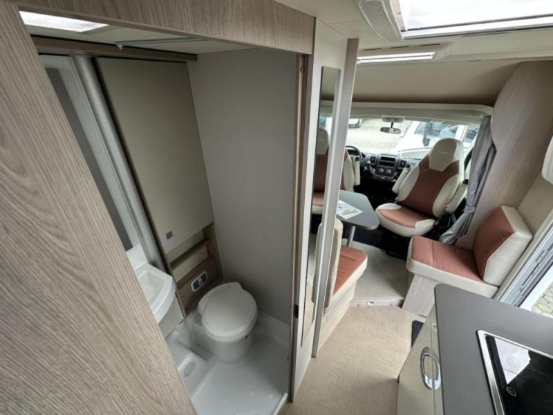 Bürstner Nexxo Van T 690 G LENGTE BEDDEN + 3.650 KG.  foto: 13