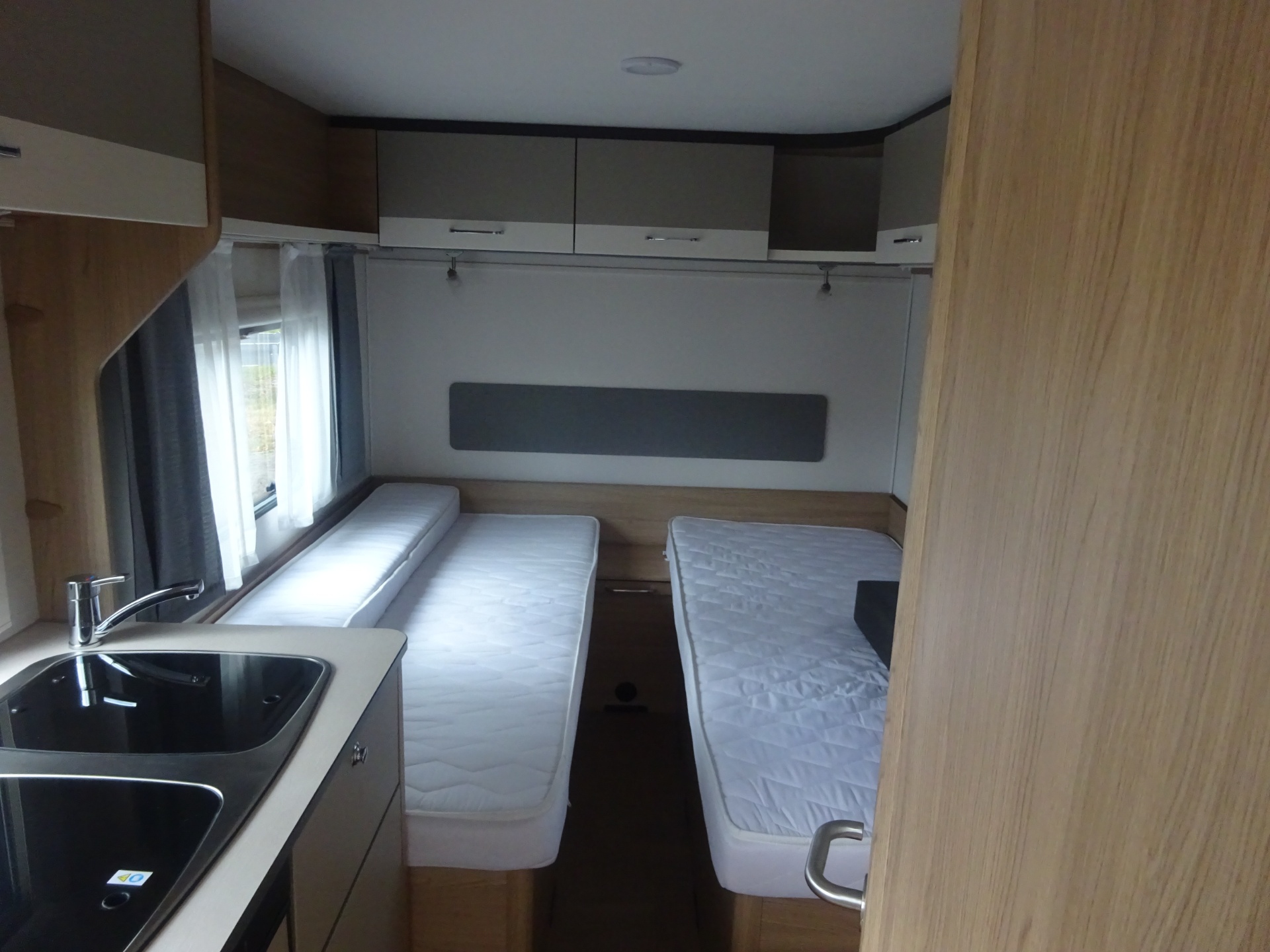 Lmc Sassino 460 LU Enkele Bedden/Vaste Luifel foto: 13