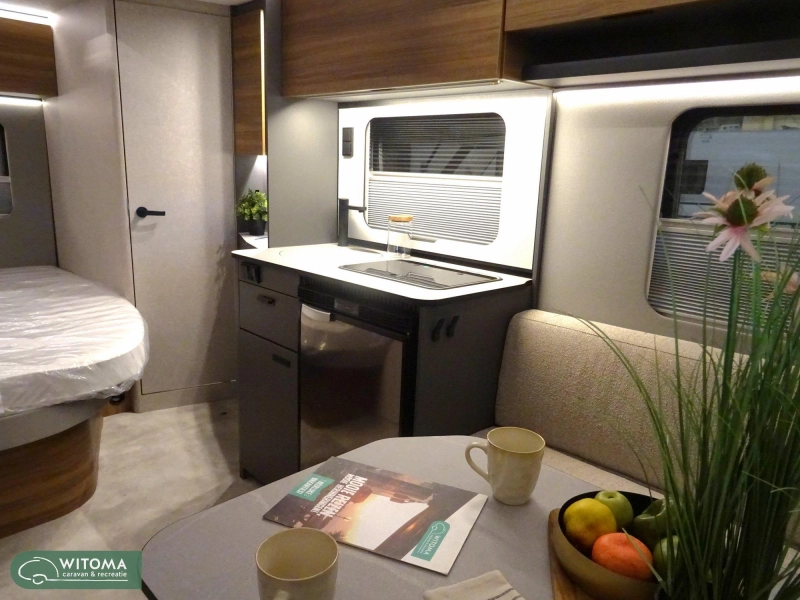 Eriba Novaline 465 Super compact caravan photo: 2