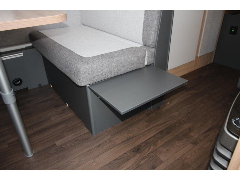 Knaus Sport 420 QD Dwarsbed & ruime keuken!  foto: 18