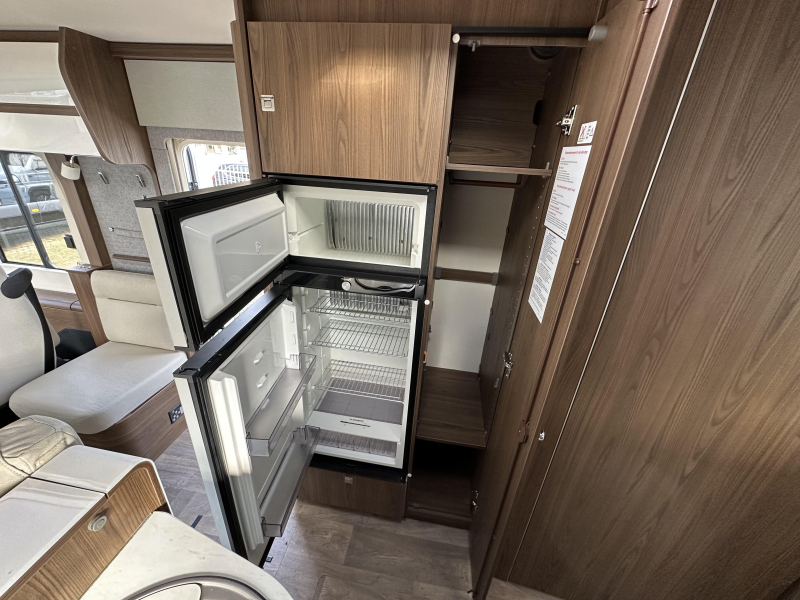 Hymer BML-I 780 OBERK&Auml;STEN STATT HUBBETT! Foto: 13