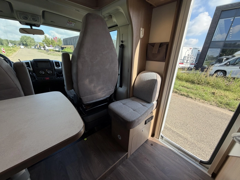 Carado Clever Edition 338 T Litio, 180CV Heossafe foto: 19