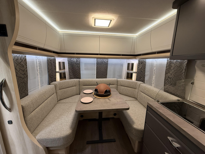 Hobby De Luxe 460 UFE Nieuw | Actie model 2026  foto: 3
